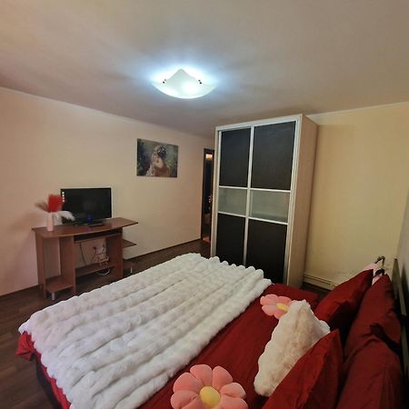 Apartament Red & Yellow Slanic Moldova Ngoại thất bức ảnh