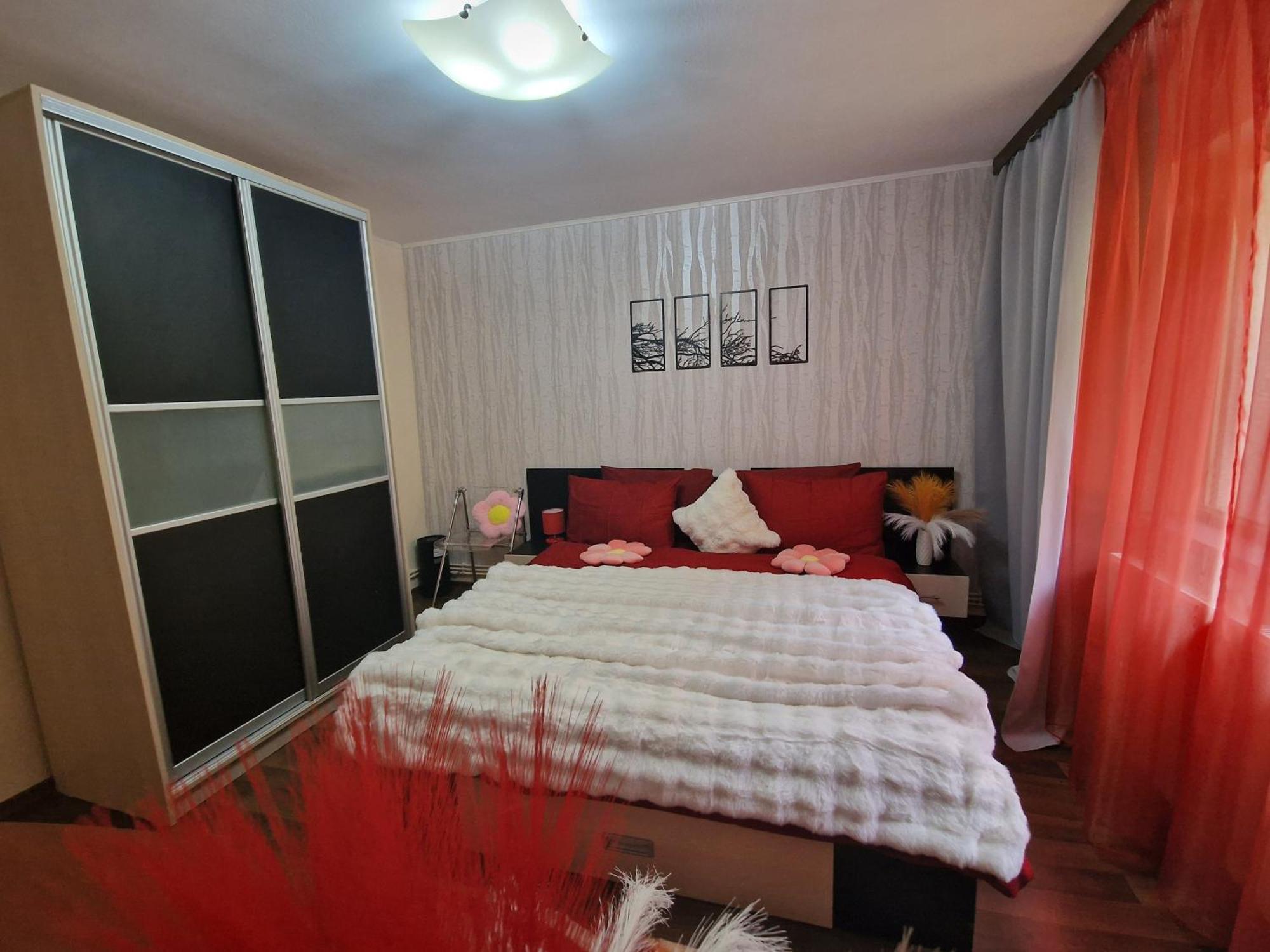 Apartament Red & Yellow Slanic Moldova Ngoại thất bức ảnh