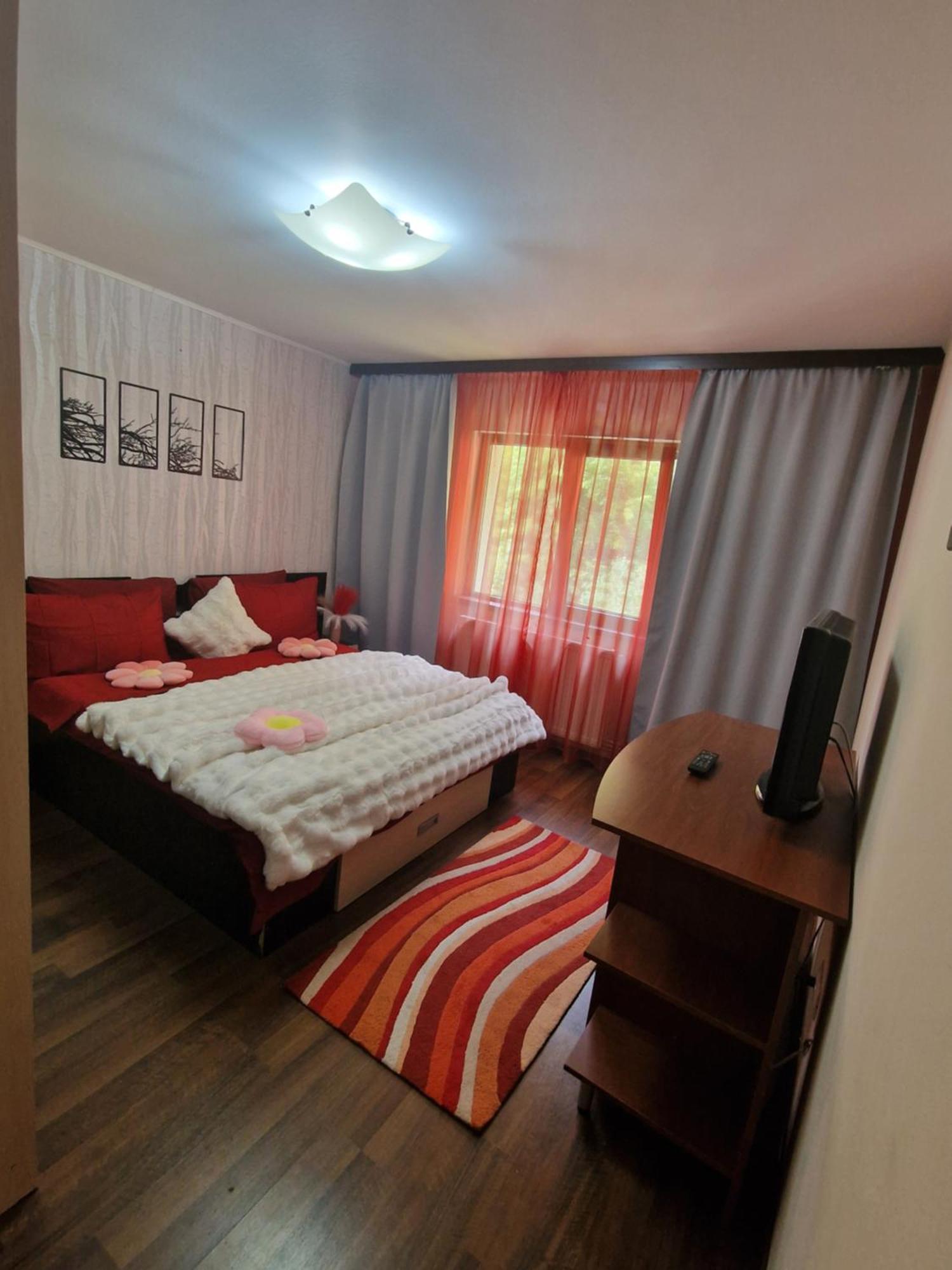 Apartament Red & Yellow Slanic Moldova Ngoại thất bức ảnh