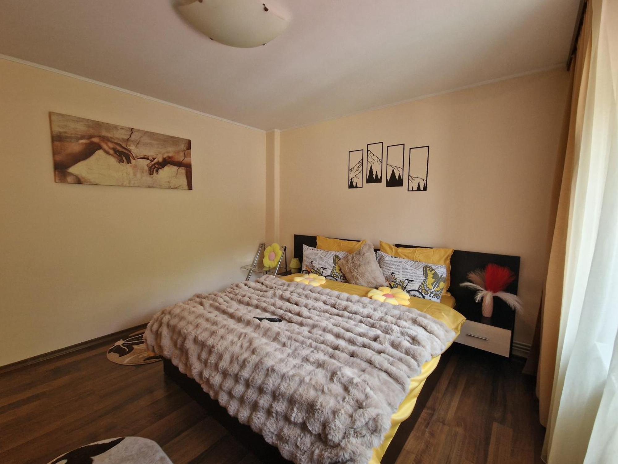 Apartament Red & Yellow Slanic Moldova Ngoại thất bức ảnh