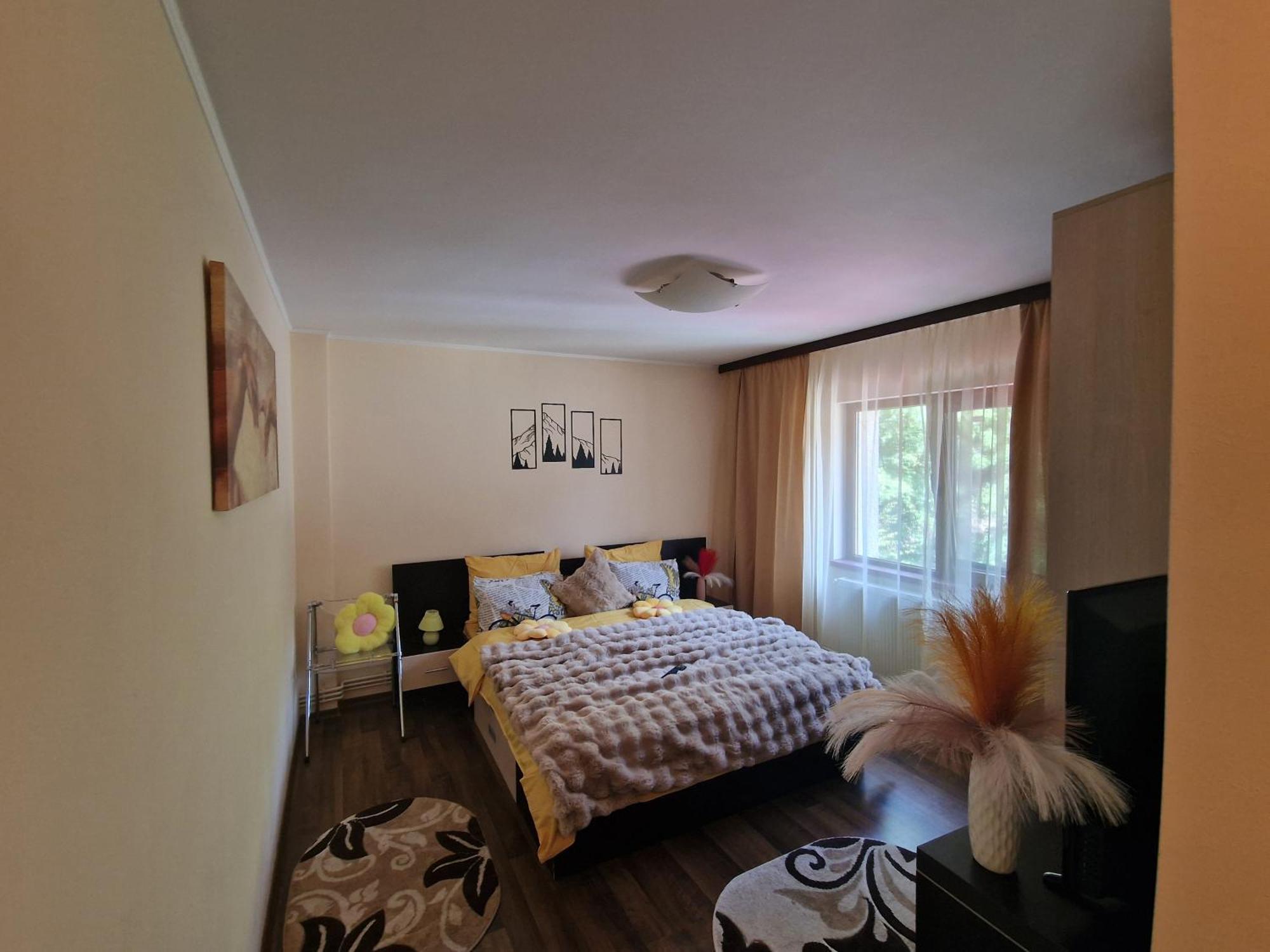Apartament Red & Yellow Slanic Moldova Ngoại thất bức ảnh